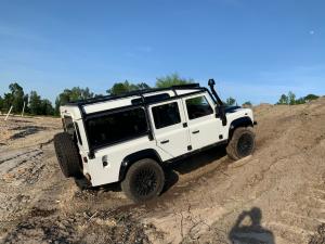 Land Rover Defender 110 by Osprey Custom Cars 1993 года 